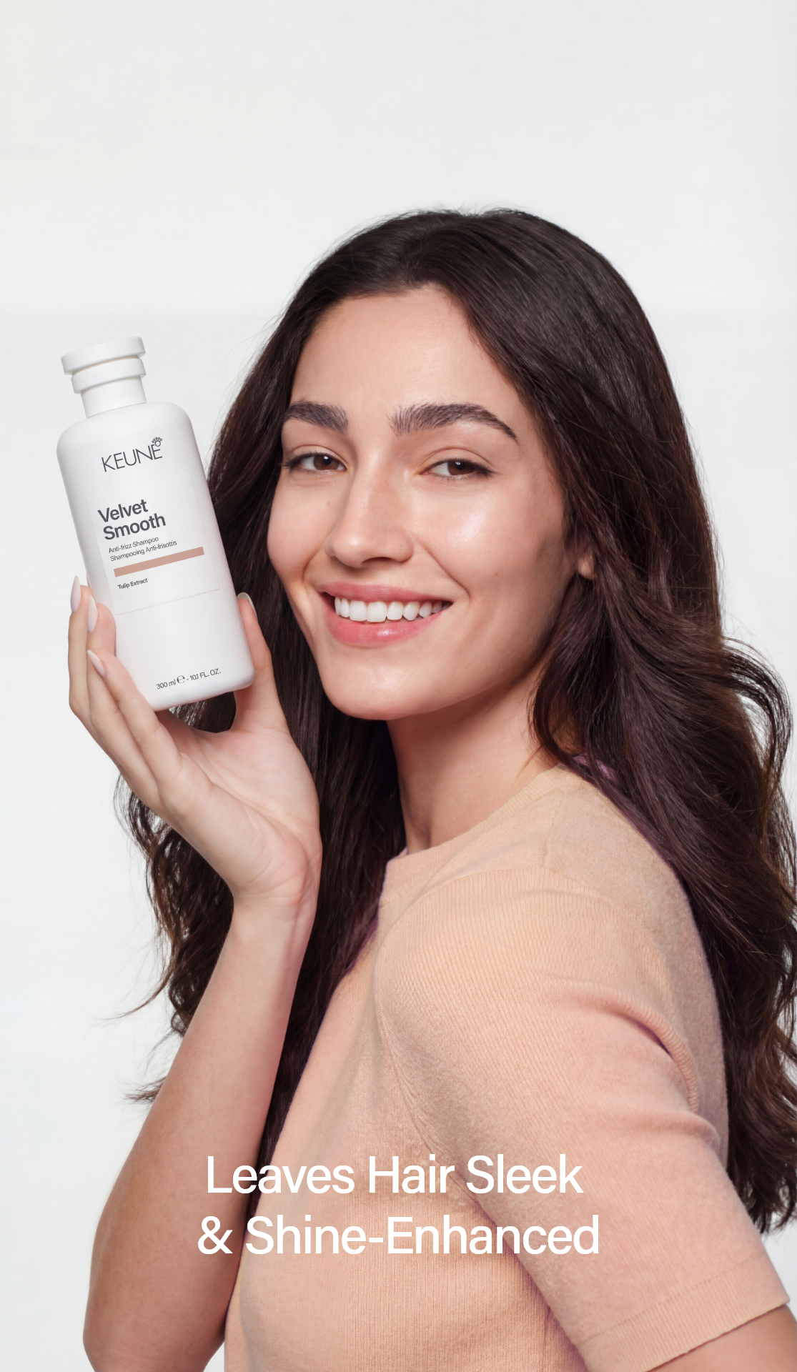 Velvet Smooth Mask by Keune: Achieve smooth, silky hair with Biomimetic Lipids and Tulip Extract. Strengthens hair and eliminates frizz with perfect hair products